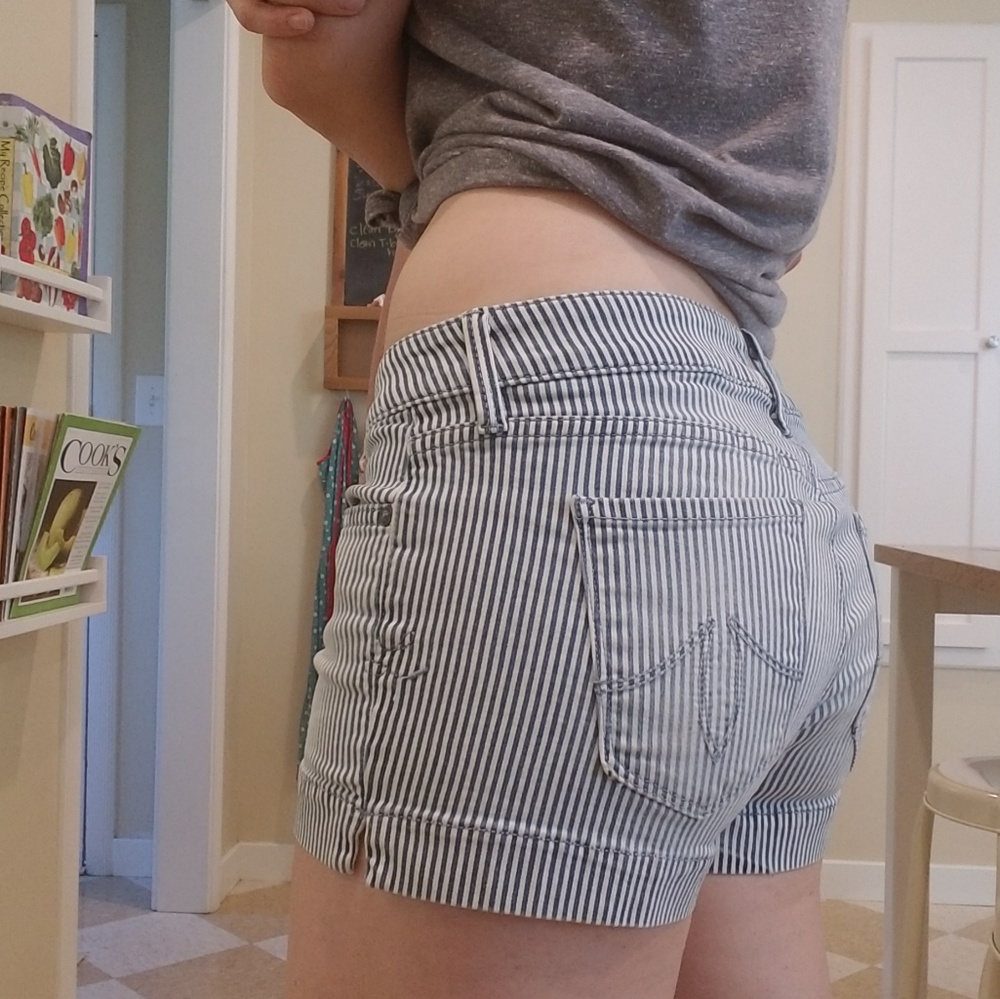 Level 99 shorts